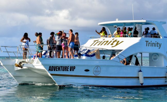 Party Boat – US$70